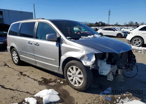 2016 Chrysler Town & Country Touring z USA, uszkodzony, nr VIN 2C4RC1BG7GR306286